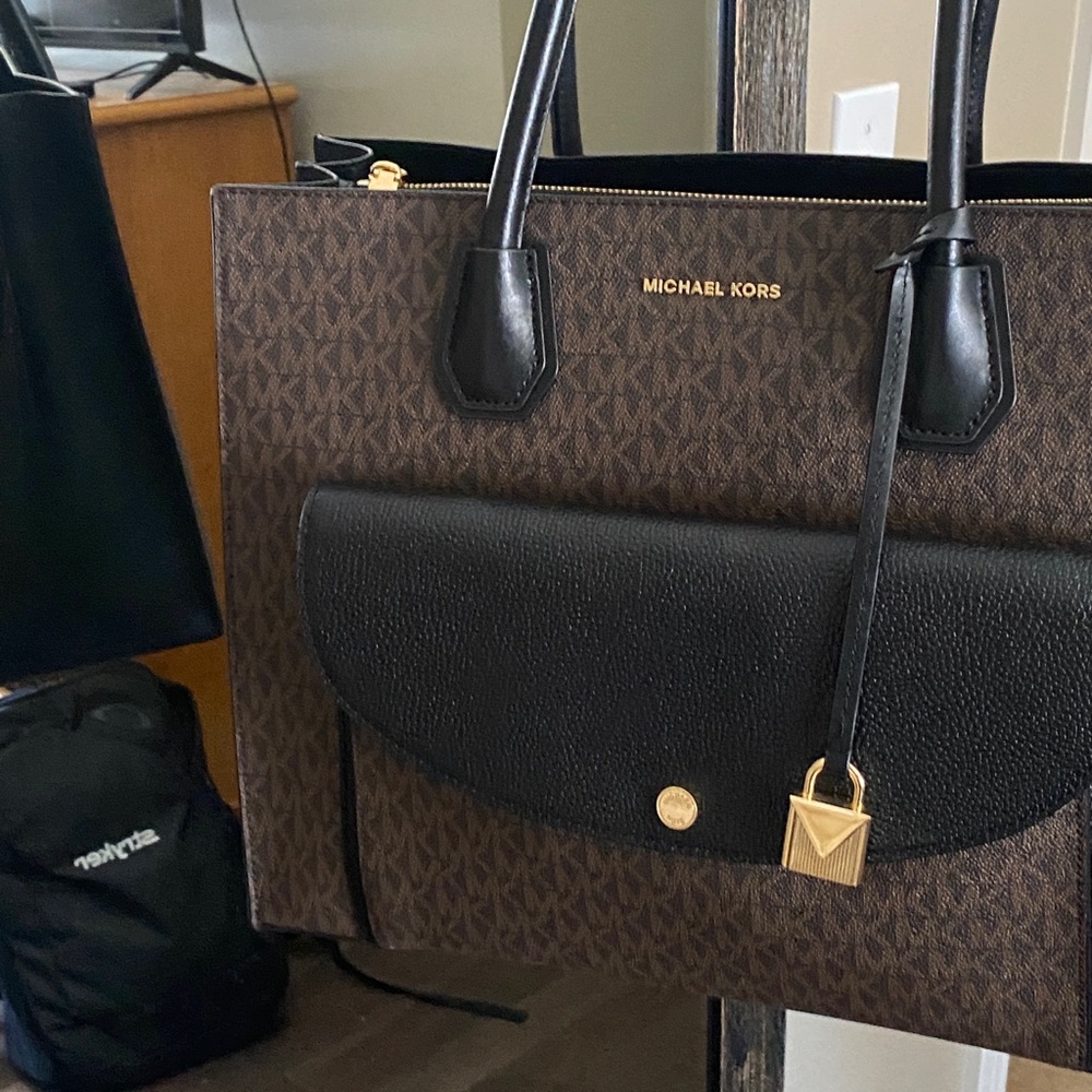 Michael Kors purse